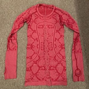 Lululemon Swiftly Tech Long Sleeve